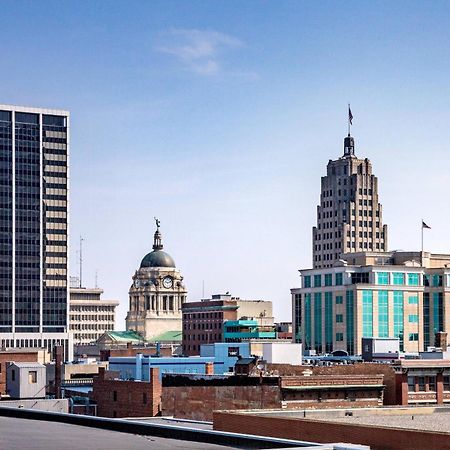 Courtyard Fort Wayne Downtown At Grand Wayne Convention Center Экстерьер фото