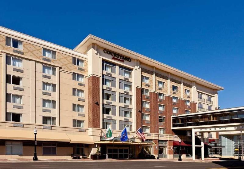 Courtyard Fort Wayne Downtown At Grand Wayne Convention Center Экстерьер фото