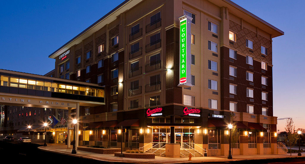 Courtyard Fort Wayne Downtown At Grand Wayne Convention Center Экстерьер фото